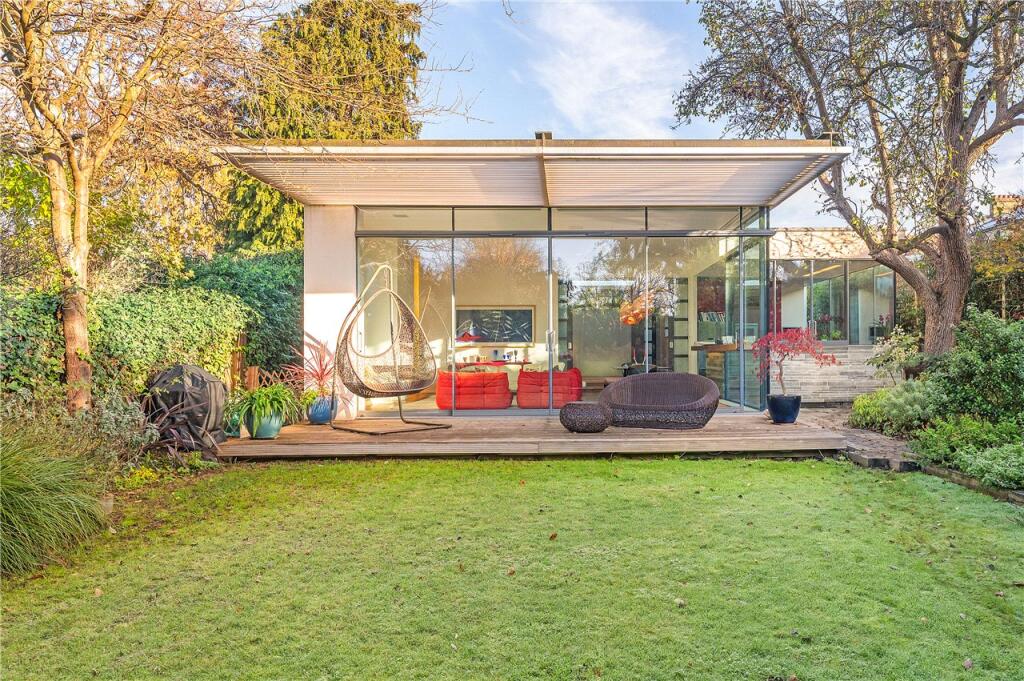 Main image of property: Earlsfield Road, Wandsworth, London, SW18