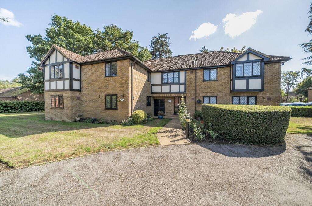Apartment in Slough - View 4