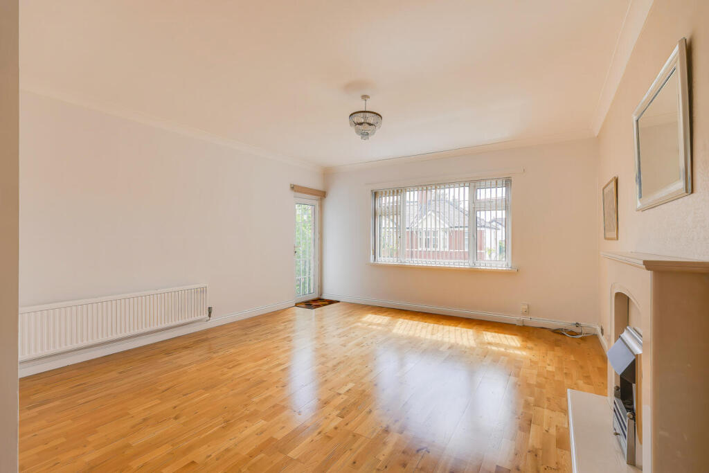 Apartment in Cardiff, Whitchurch - View 2