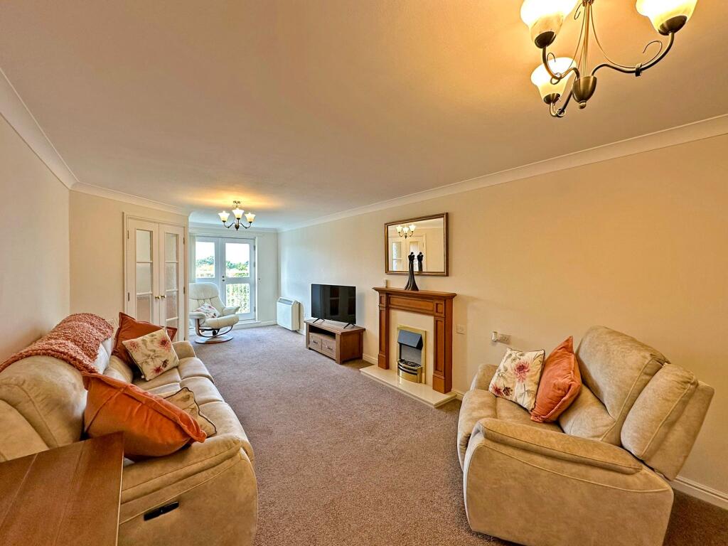 Wombrook Court, Wombourne, WV5 photo 3