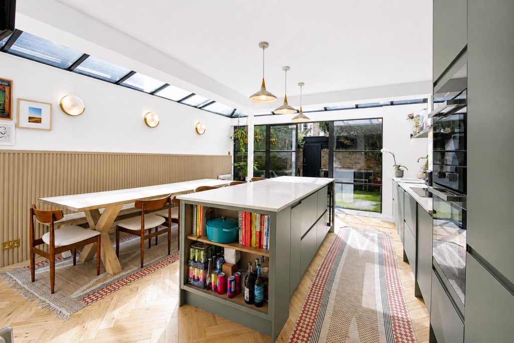 House in London - View 2