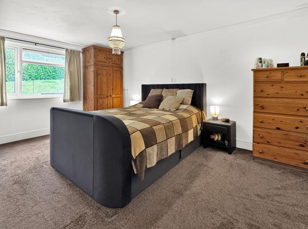 Clatterford Road, Newport, PO30 - View 6