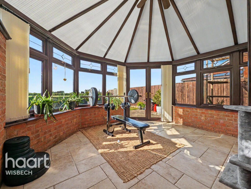 The Russets, Upwell photo 2