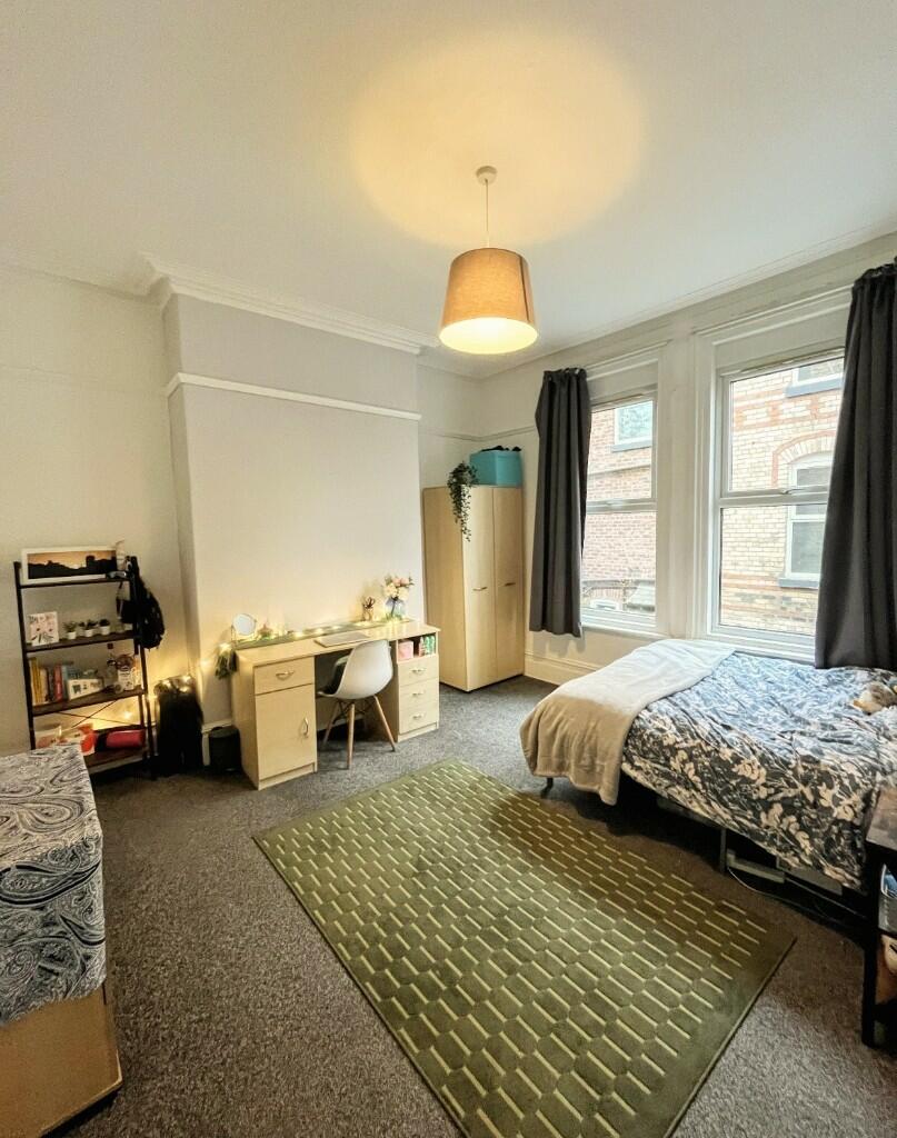 Main image of property: £180pppw Bills Incl, Wellington Road, Manchester, Greater Manchester, M14