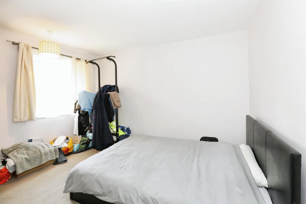 Apartment in Haywards Heath - More