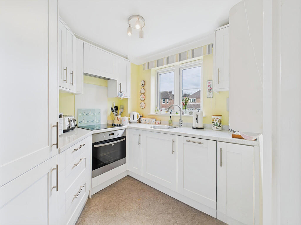 Apartment in Horsham, West Sussex - View 4