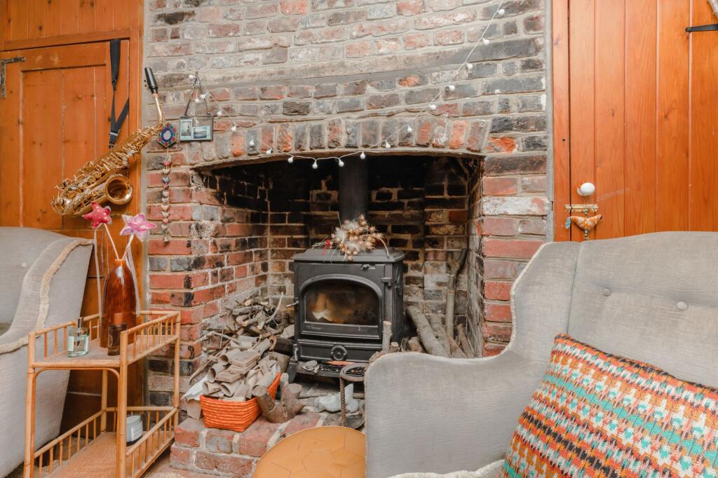 House in Lewes, Cliffe - More