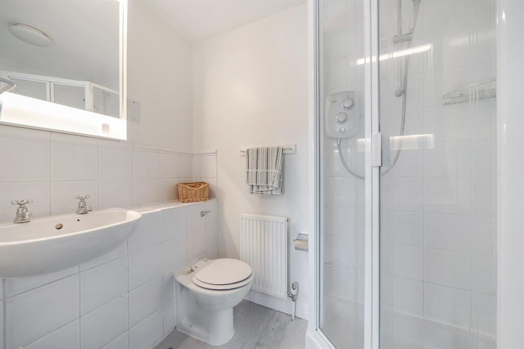 Grimsby Grove, E16 photo 4