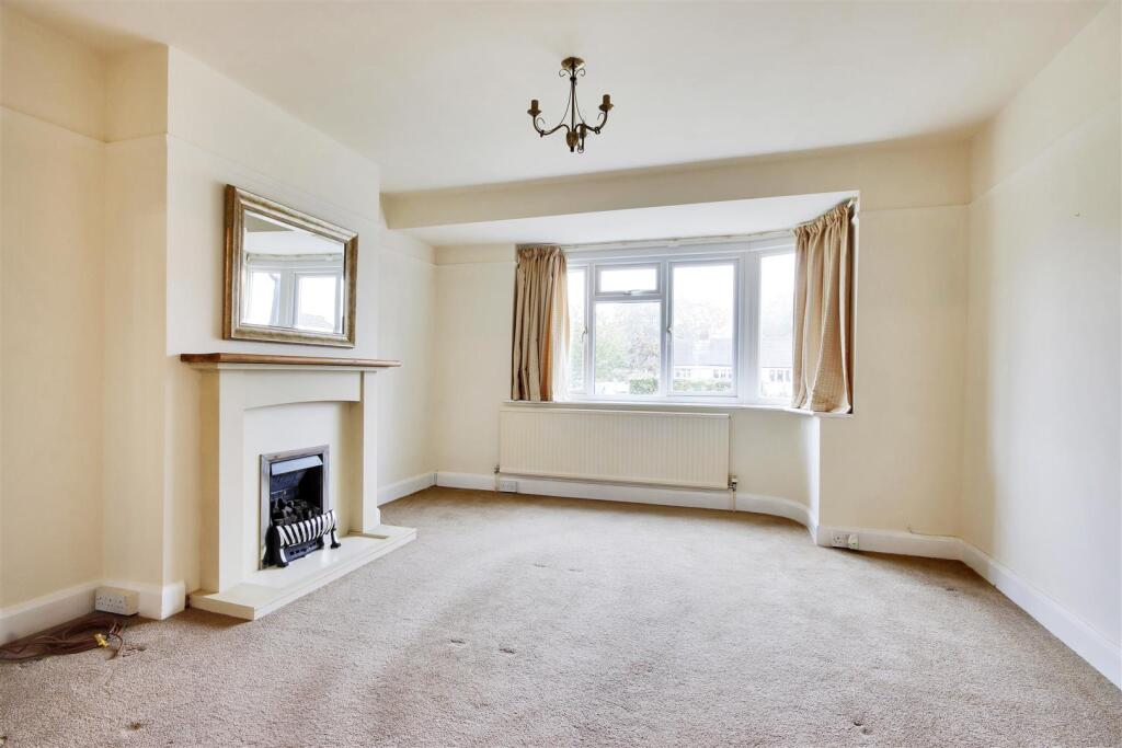 House in Tonbridge - More