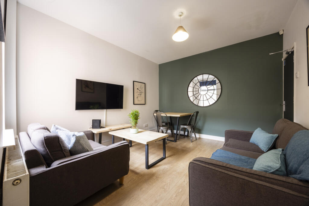 Main image of property: 104 Rothesay Avenue, Nottingham, NG7