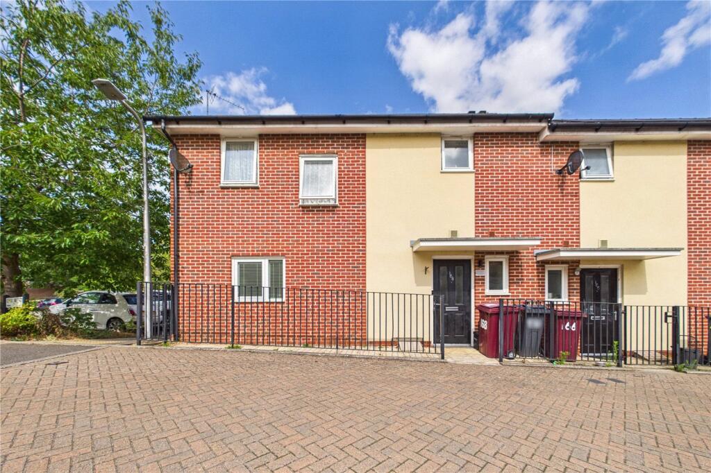 Main image of property: Iona Avenue, Tilehurst, Reading, Berkshire, RG30
