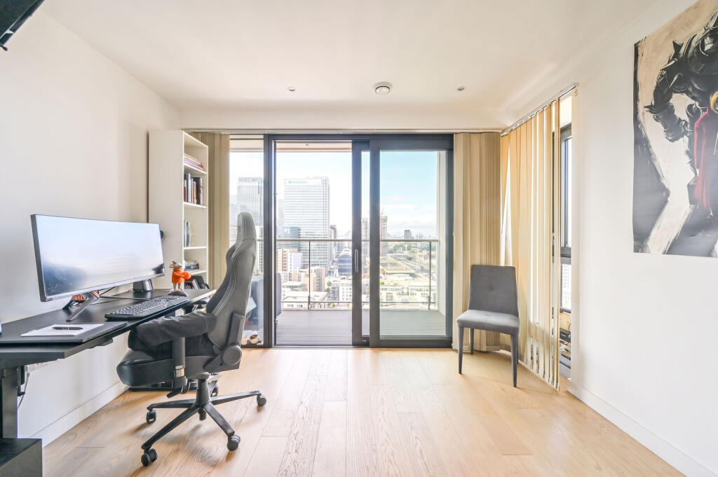 Main image of property: Horizons Tower, Canary Wharf, London, E14