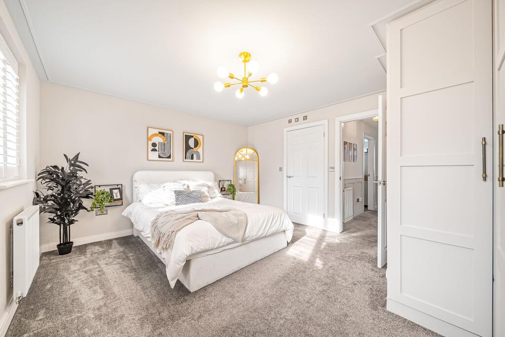 Frank Hornby Close, Maghull, L31 photo 3