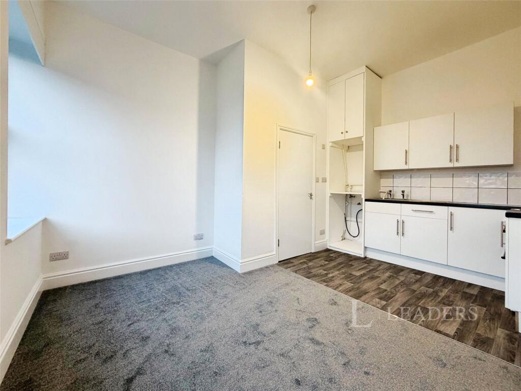 Apartment in Hull, Kingston upon Hull - View 2
