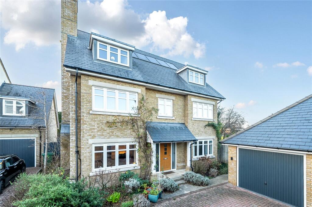 Main image of property: Edgefield Close, Beckenham