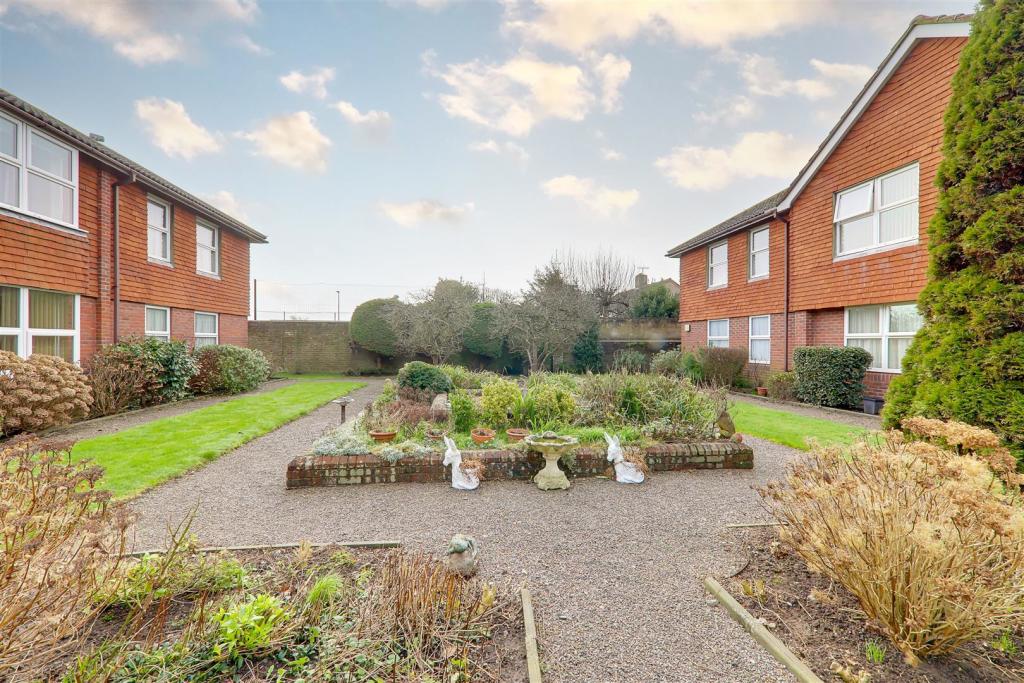 South Farm Road, Worthing - View 2