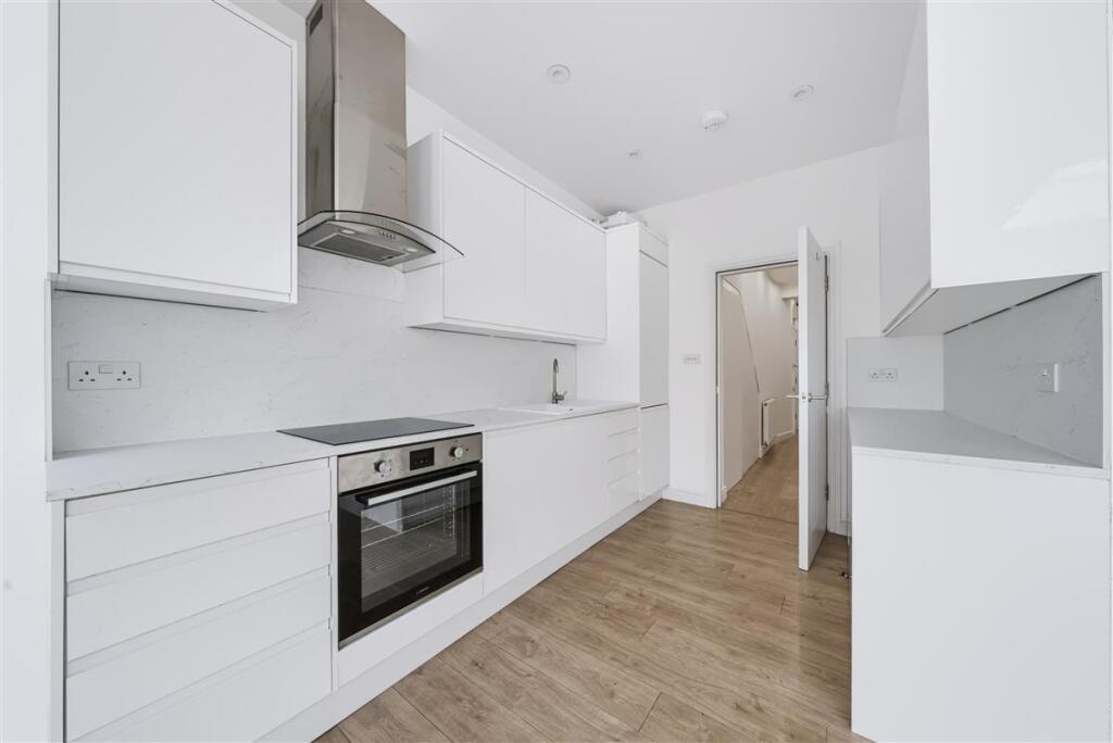 Apartment in London, Park Royal - View 3