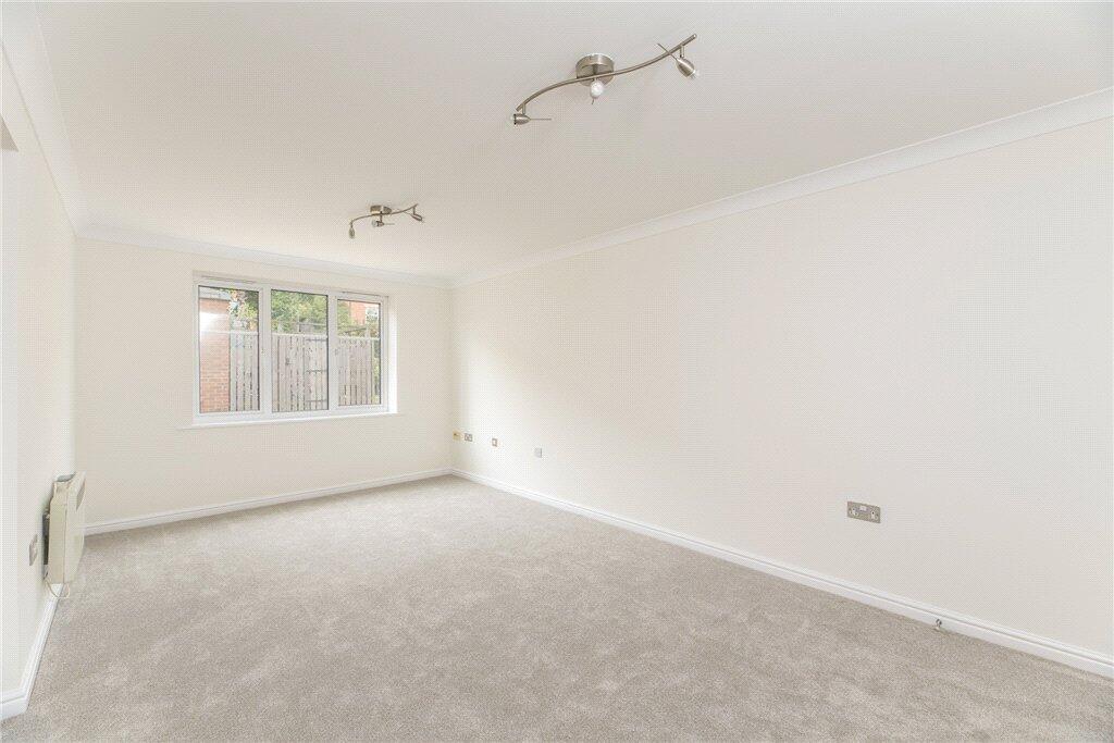 Apartment in Leeds, Snittles Farm, Morley - View 4