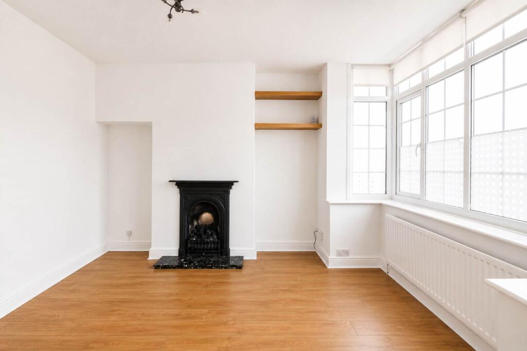 House in Aylesbury, Quarrendon - View 5