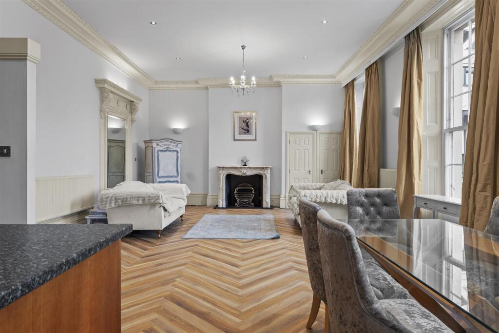 2-bed flat on The Town House, Kenilworth Rd, Central Royal Leamington Spa (1100sqft and NO chain!), £369,950