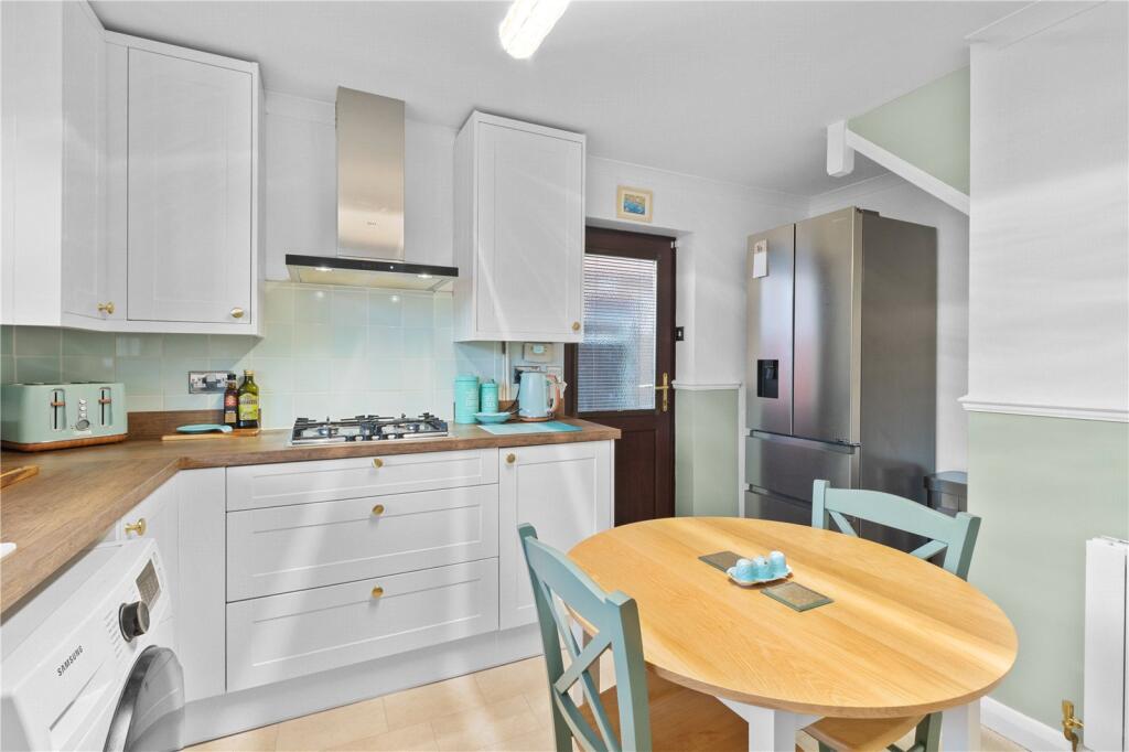 Sycamore Drive, Hailsham, East Sussex, BN27 photo 3