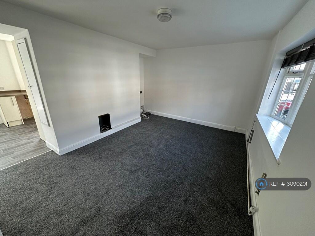 House in Hull - View 4