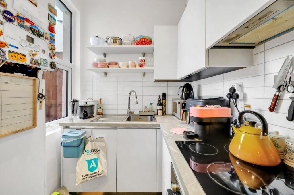 Apartment in London - More