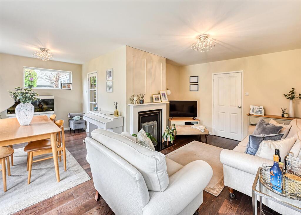 31 Beech Drive, Shifnal, Shropshire, TF11 8HJ photo 3