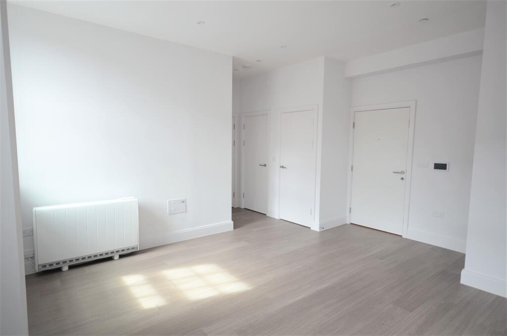 Apartment in Slough - View 3
