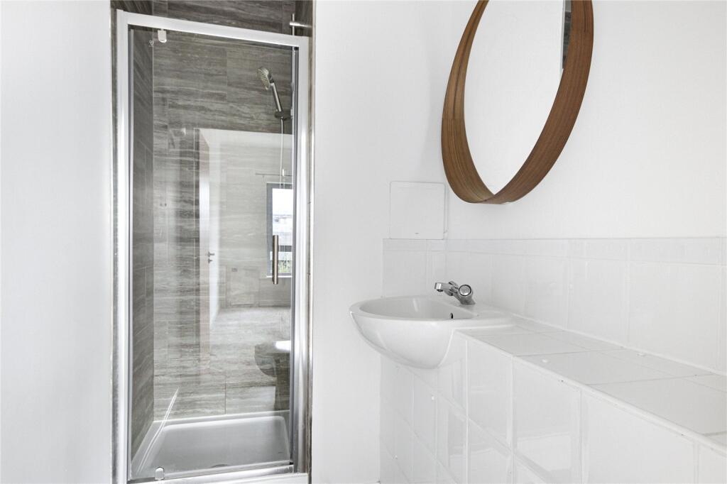Apartment in Bracknell - More