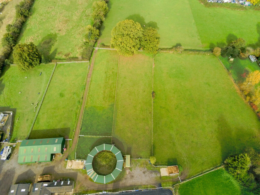 Middlegreen Road, Langley, SL3 - View 3
