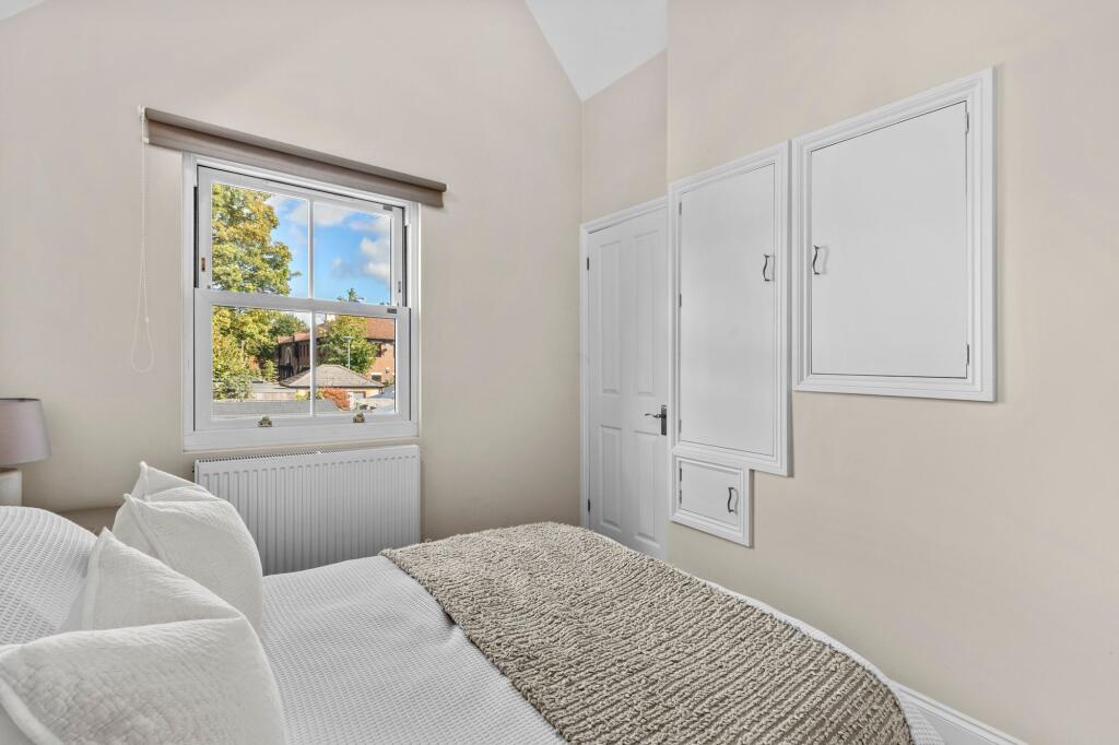 House in Bourne End, Wooburn - More