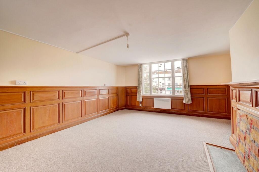 Apartment in Worcester - View 2