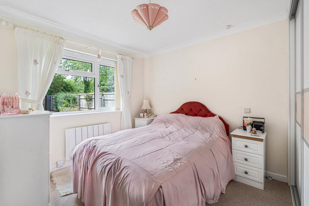 House in Cheltenham, Little Herberts, Charlton Kings - More