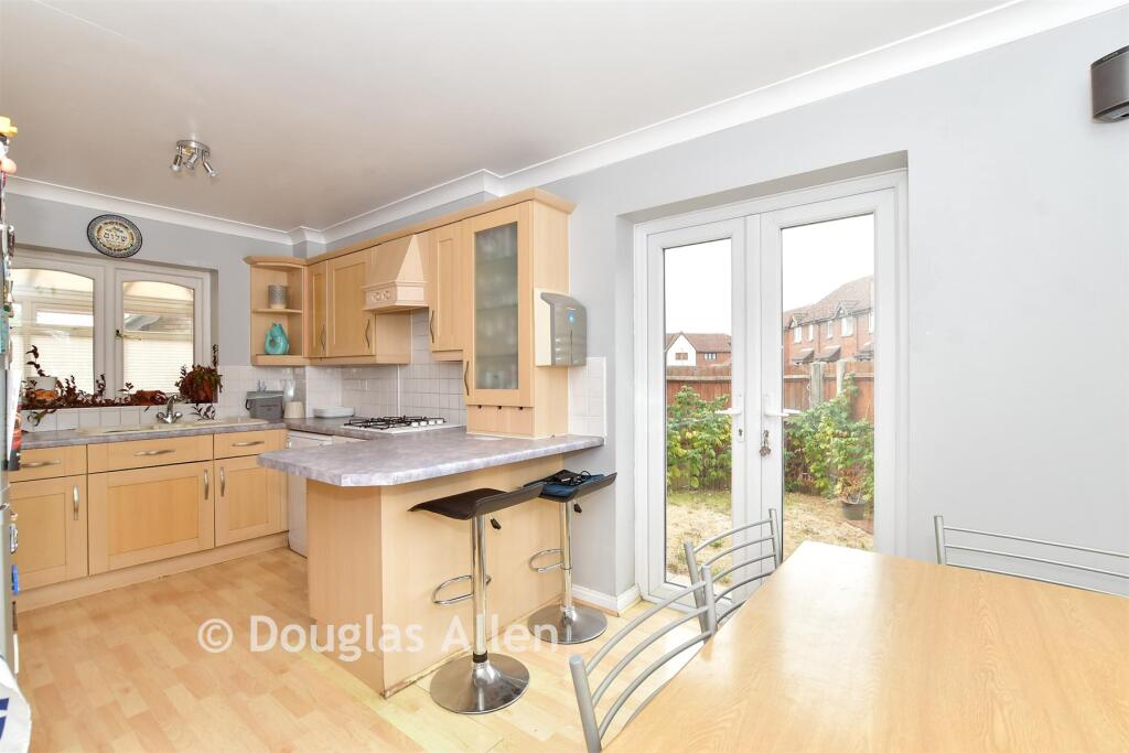 House in Basildon, Wickford - View 4