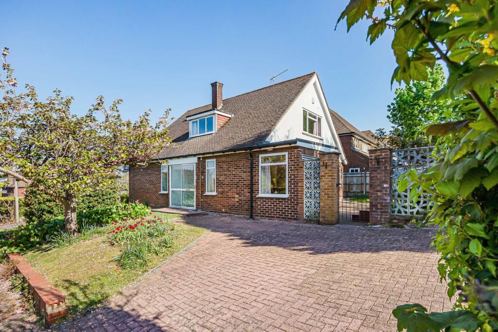 Main image of property: Amersham Hill Gardens, High Wycombe, HP13