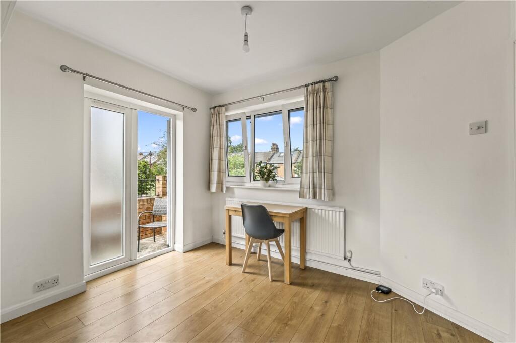 Apartment in Twickenham - View 5