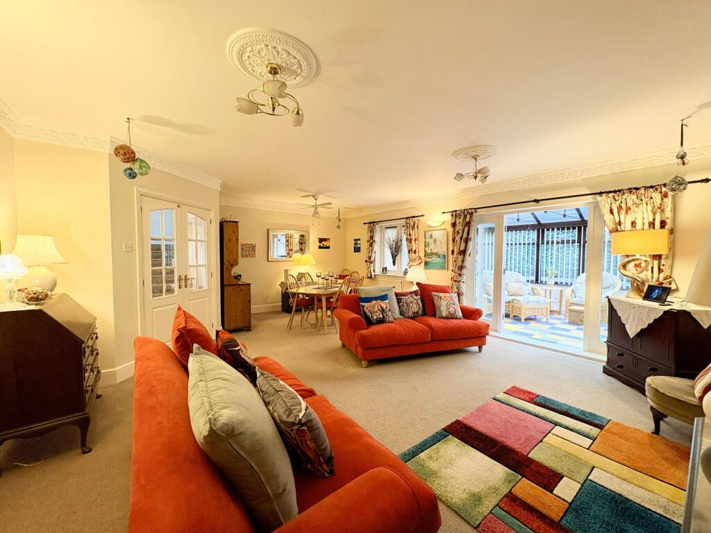 House in Doncaster, Rossington - View 3