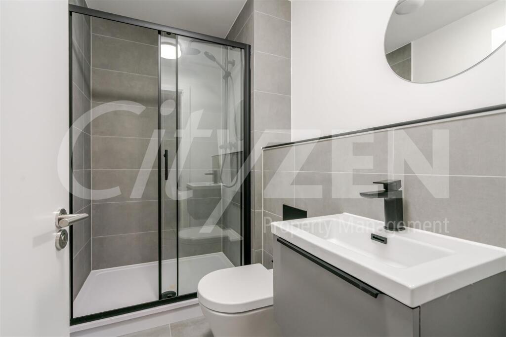 Apartment in Salford, Ordsall - View 4
