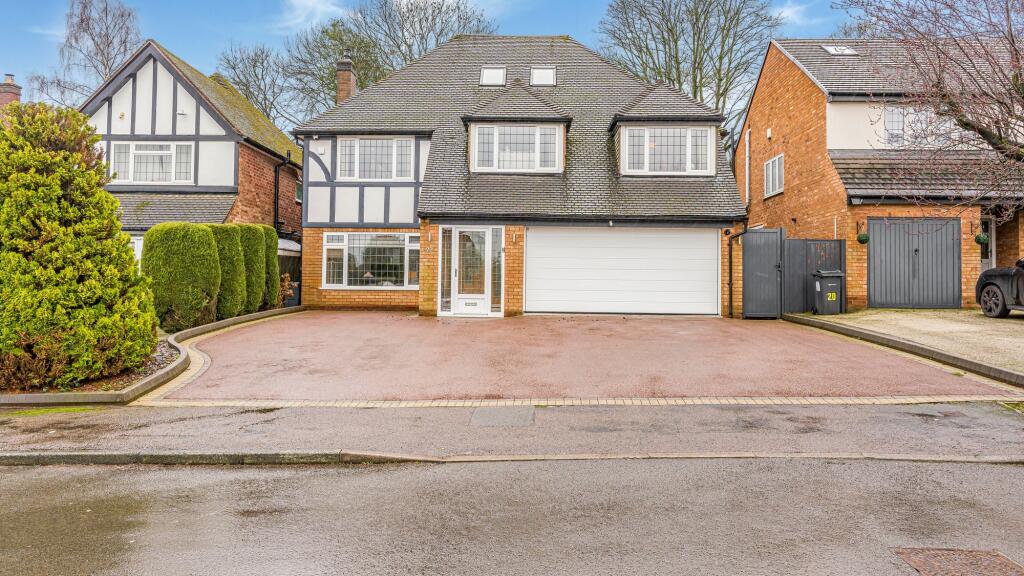 Main image of property: Midgley Drive, Four Oaks, B74
