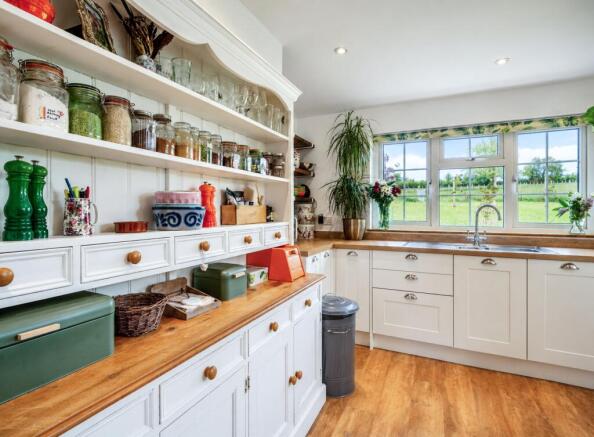 Kitchen/Dining Area