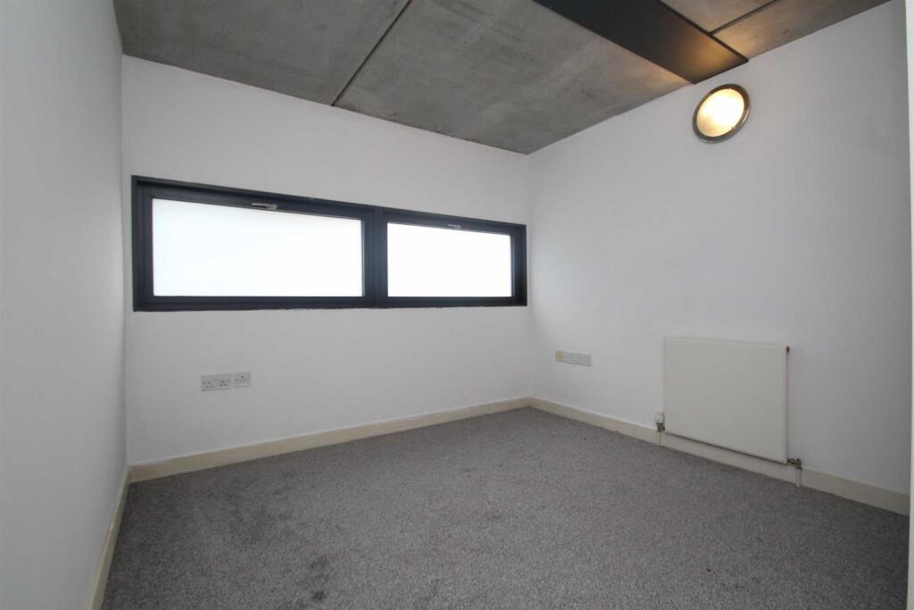 Apartment in Warrington - More