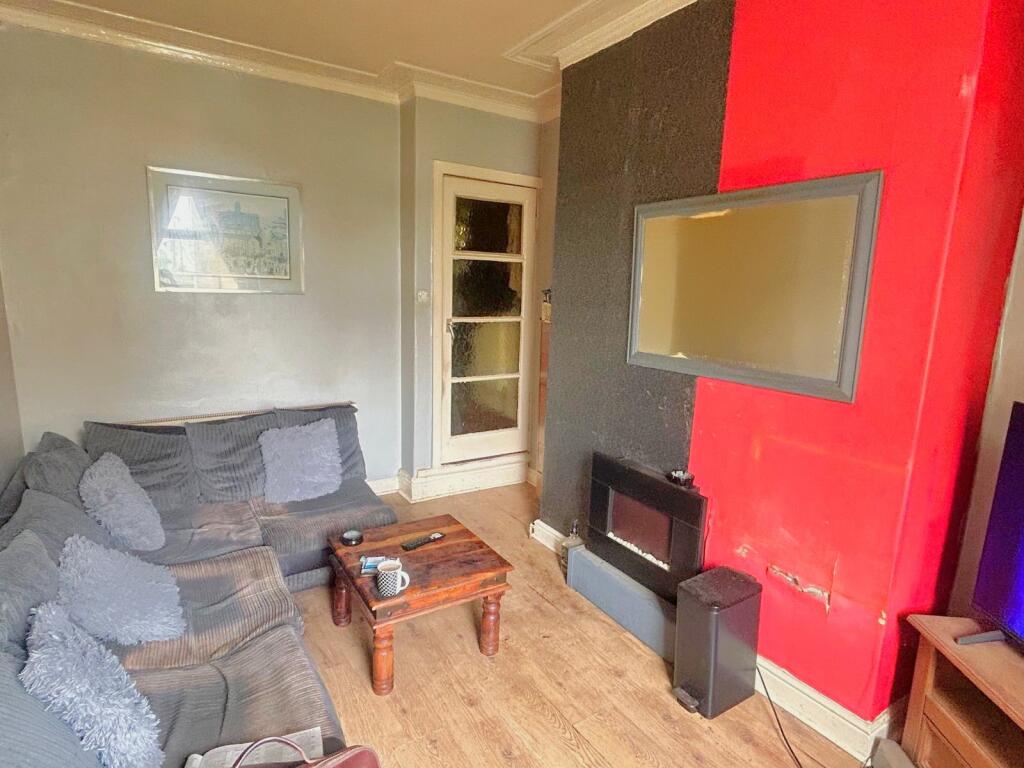 House in Bradford, West Yorkshire - View 3