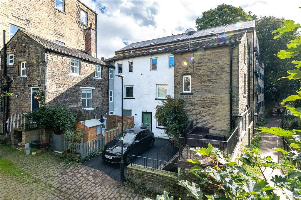 Main image of property: Ferrand Lane, Bingley, West Yorkshire, BD16