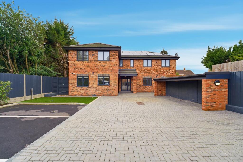 Main image of property: Laurels Road, Iver Heath, Buckinghamshire