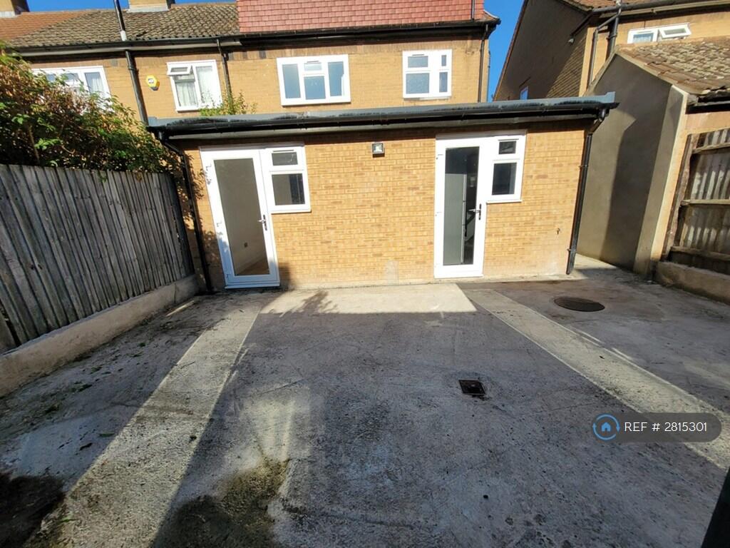 1 bedroom house share for rent