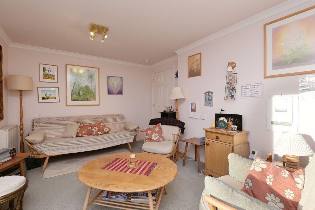 Apartment in Edinburgh, Firrhill, Comiston - View 5