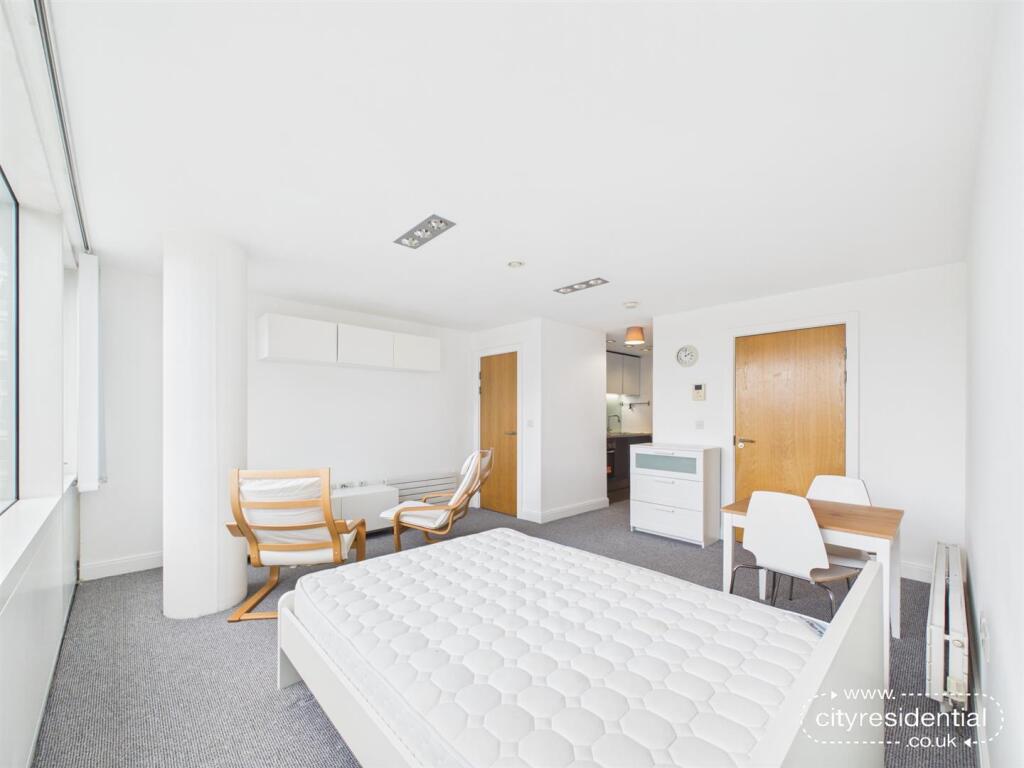 Apartment in Liverpool, Waterfront, Vauxhall - View 5