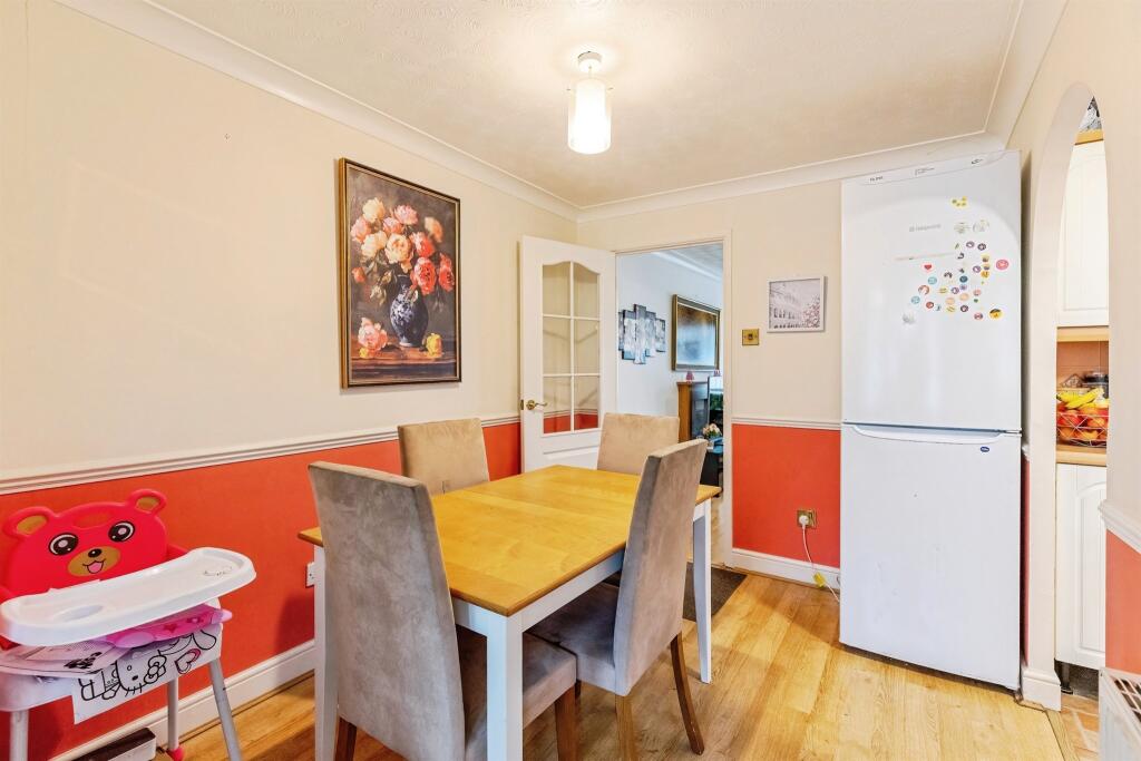 House in Wellingborough, Glenvale Park - View 5