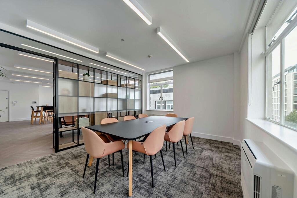 8705242-interior30-800.jpg